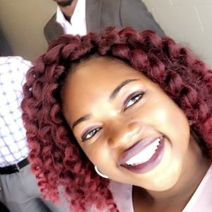 Meet your Posher, Miahzha